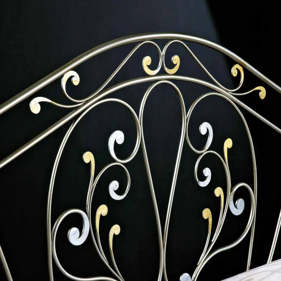 Letto matrimoniale neoclassico forgiato a mano in ferro pieno Jessica