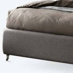 Letto Matrimoniale 160x190 con Bottoncini Decorativi nei Cuscinoni - Raggi
