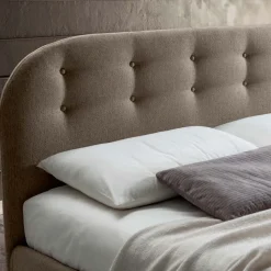 Letto Matrimoniale 160x190 con Linee Ricurve e Bottoni Made in Italy - Oriente