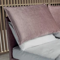 Letto Matrimoniale 160x190 con 2 Soffici Cuscinoni con Balza Perimetrale - Ernesta
