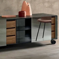Madia Moderna su Ruote in Vetro Fumè e Top in Ceramica Made in Italy – Scocca