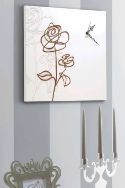 Orologio a Parete in Legno Bianco Quadrato con Decoro a Rosa Moderno - Bucaneve