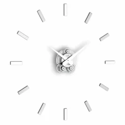 Orologio da parete Baba, disponibile nei colori metal, wengè e noce canaletto