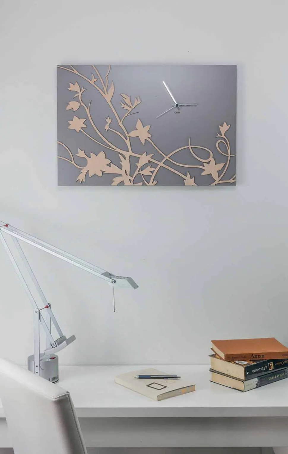 Orologio da Parete Design Rettangolare Moderno Grigio in Legno Decorato - Gallio
