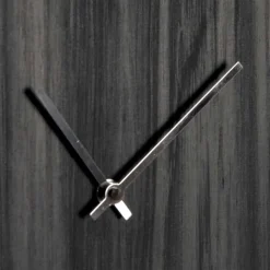 Orologio da Parete in Legno Rovere o Lavagna Inciso a Laser Design Tondo - Kanno