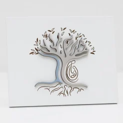 Pannello Bianco Inciso a Laser con Albero e Famiglia Made in Italy - Helga