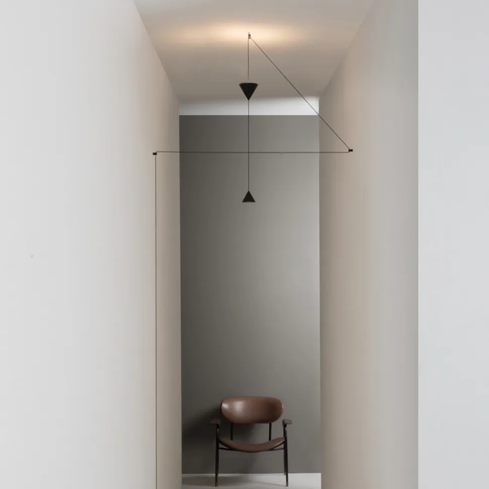 Piantana a Filo in Alluminio Nero e Doppio Cono Design Minimale - Mercado