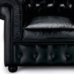 Poltrona Classica Rivestita in Pelle con Piedini in Legno Made in Italy - Idra