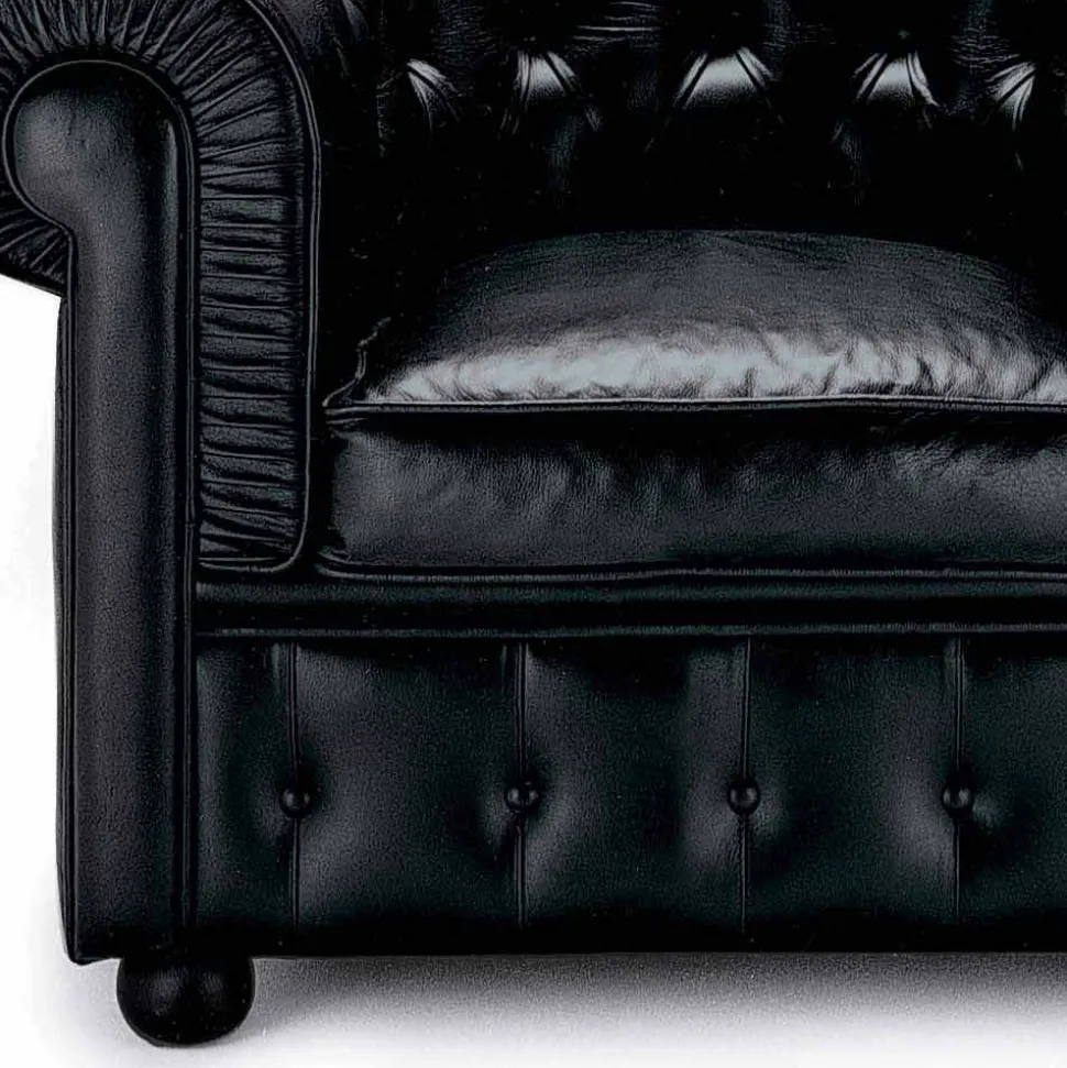 Poltrona Classica Rivestita in Pelle con Piedini in Legno Made in Italy - Idra