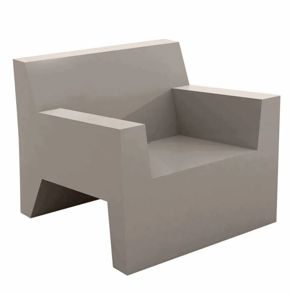Poltrona da esterno di design Jut by Vondom, in resina di polietilene