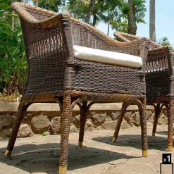Poltrona da giardino in polietilene intrecciato a mano Chad