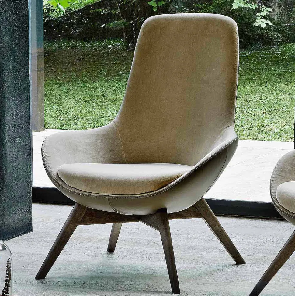 Poltrona da Salotto in Pelle e Tessuto con Base in Legno Made in Italy - Ama