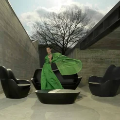 Poltrona in polietilene per esterno Sabinas by Vondom, design moderno