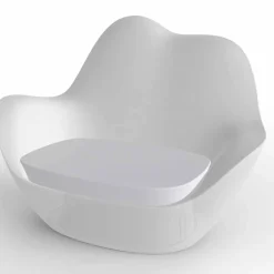 Poltrona in polietilene per esterno Sabinas by Vondom, design moderno