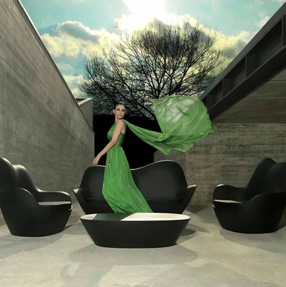 Poltrona in polietilene per esterno Sabinas by Vondom, design moderno