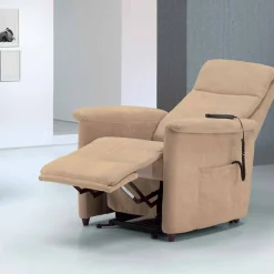 Poltrona relax alzapersona di design Via Firenze 2 motori, realizzata in Italia