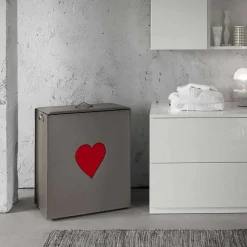 Portabiancheria moderno in cuoio fatto in Italia Adele, inserto cuore