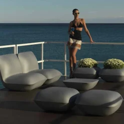 Pouf da esterno di design Pillow by Vondom in polietilene. 67x67 cm