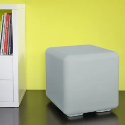 Pouf Tavolino da Giardino in Polietilene Colorato Made in Italy - Colores