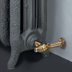Radiatore in Fusione di Ghisa Idraulico con 3 Colonne Decorato - Vanillina