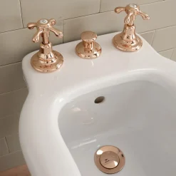 Rubinetteria Bidet 3 Fori, Erogazione Interna, in Ottone Vintage – Klarisa