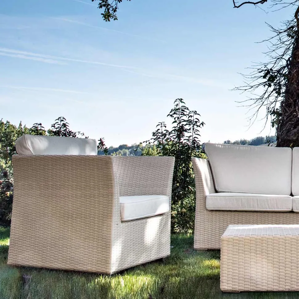 Salotto da Giardino in Polyrattan Marca REHAU e Cuscini Bianchi - Pepe