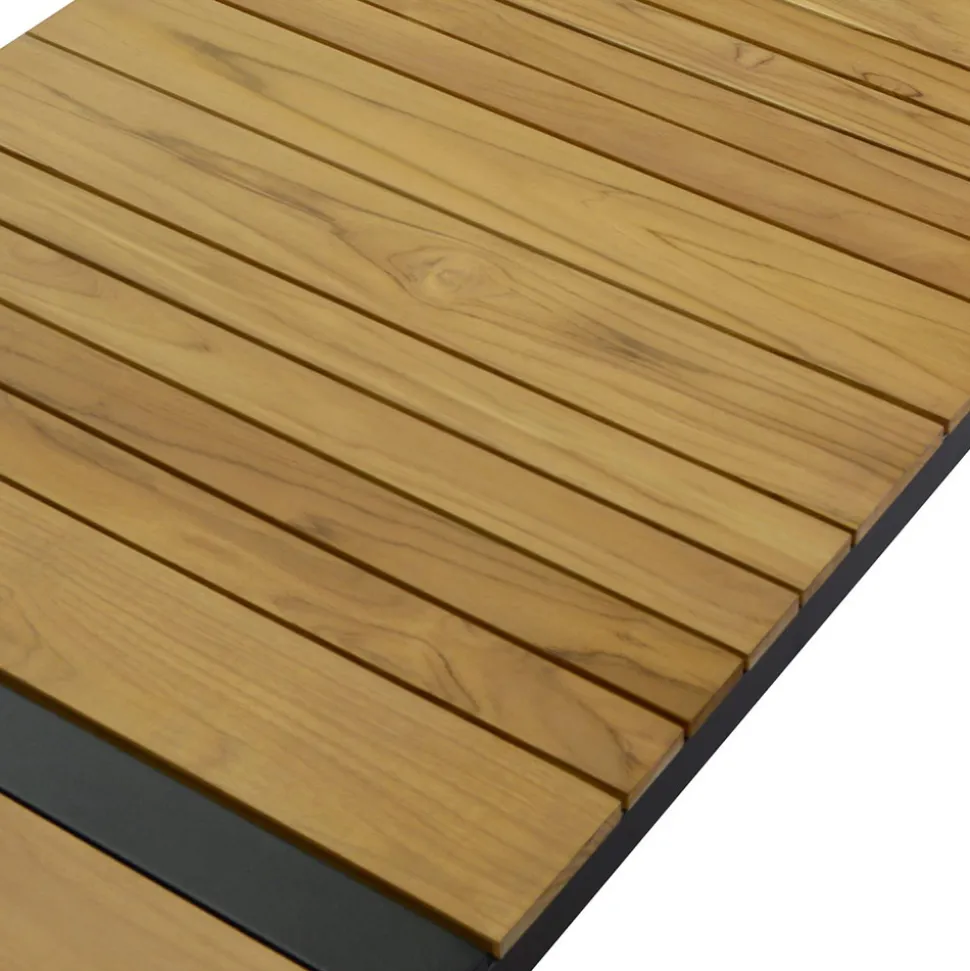 Salotto Realizzato in Alluminio con Dettagli in Teak del Brasile - Diario