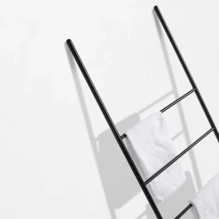 Scala Porta Asciugamani di Design Moderno in Metallo Bianco o Nero – Oppalà