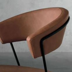 Sedia di design in metallo e tessuto prodotta in Italia Formia