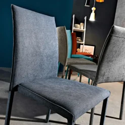 Sedia di design per sala da pranzo in tessuto fatta in Italia, Conny