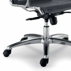 Sedia direzionale di design prodotta in Italia in monotelo rete Agata