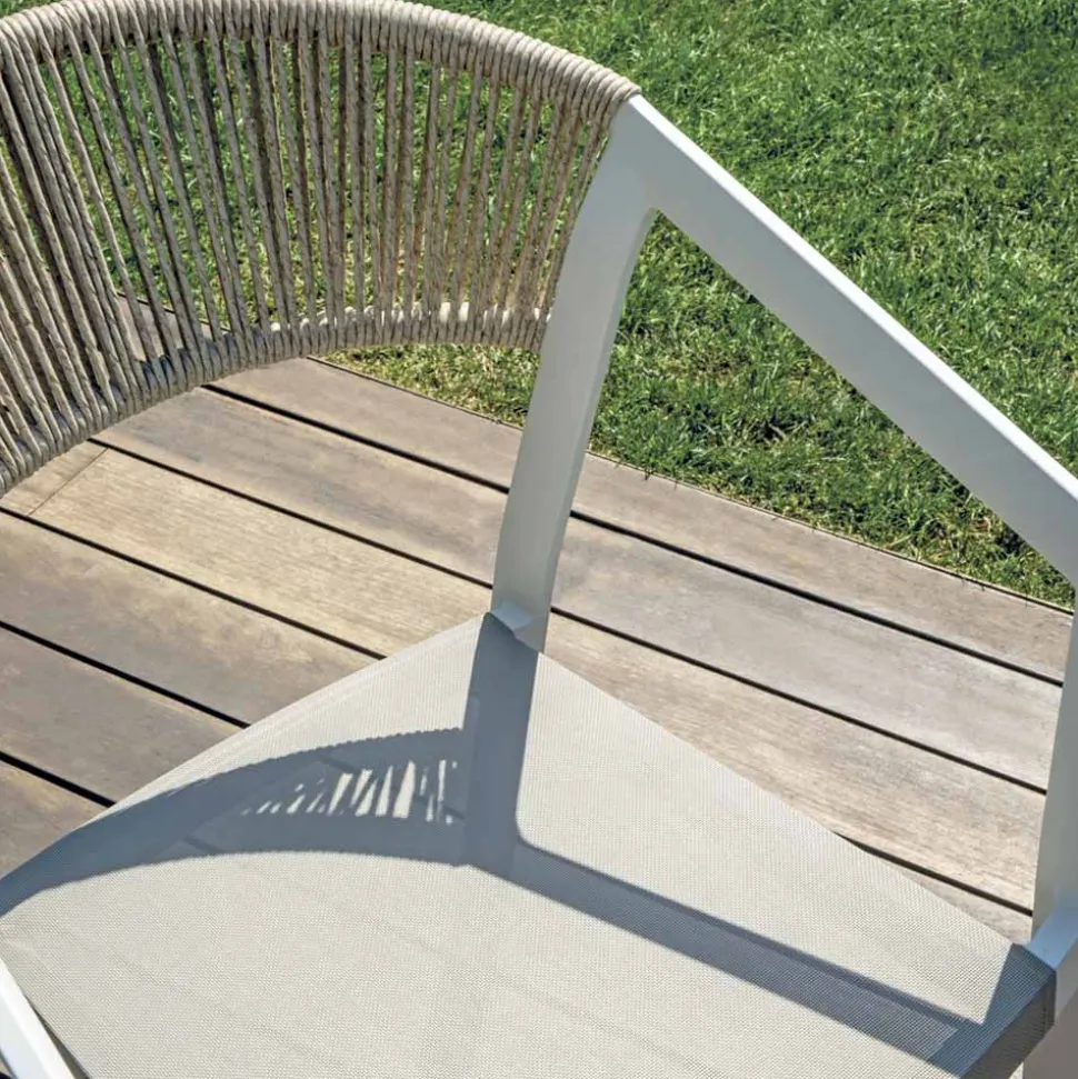 Sedia Impilabile con Seduta in Textilene e Schienale in Twist Wicker - Passione