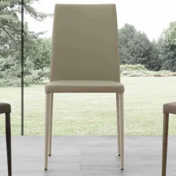 Sedia in metallo rivestita in ecopelle Caserta, design moderno
