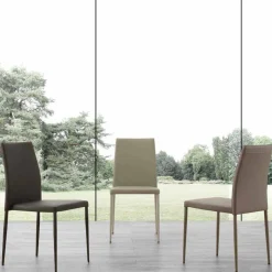 Sedia in metallo rivestita in ecopelle Caserta, design moderno
