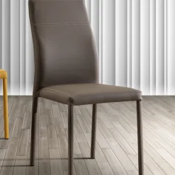 Sedia per sala da pranzo moderna in ecopelle fatta in Italia, Luigina