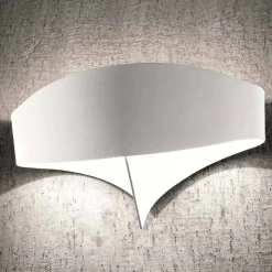Selene Scudo applique in acciaio verniciato dal design moderno