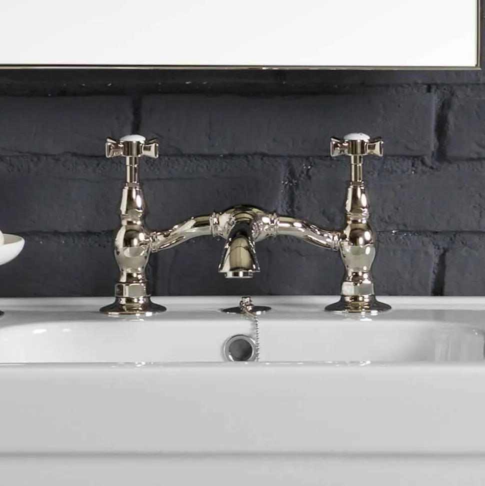 Set bagno con consolle vintage doppia in ceramica bianca su struttura Linear
