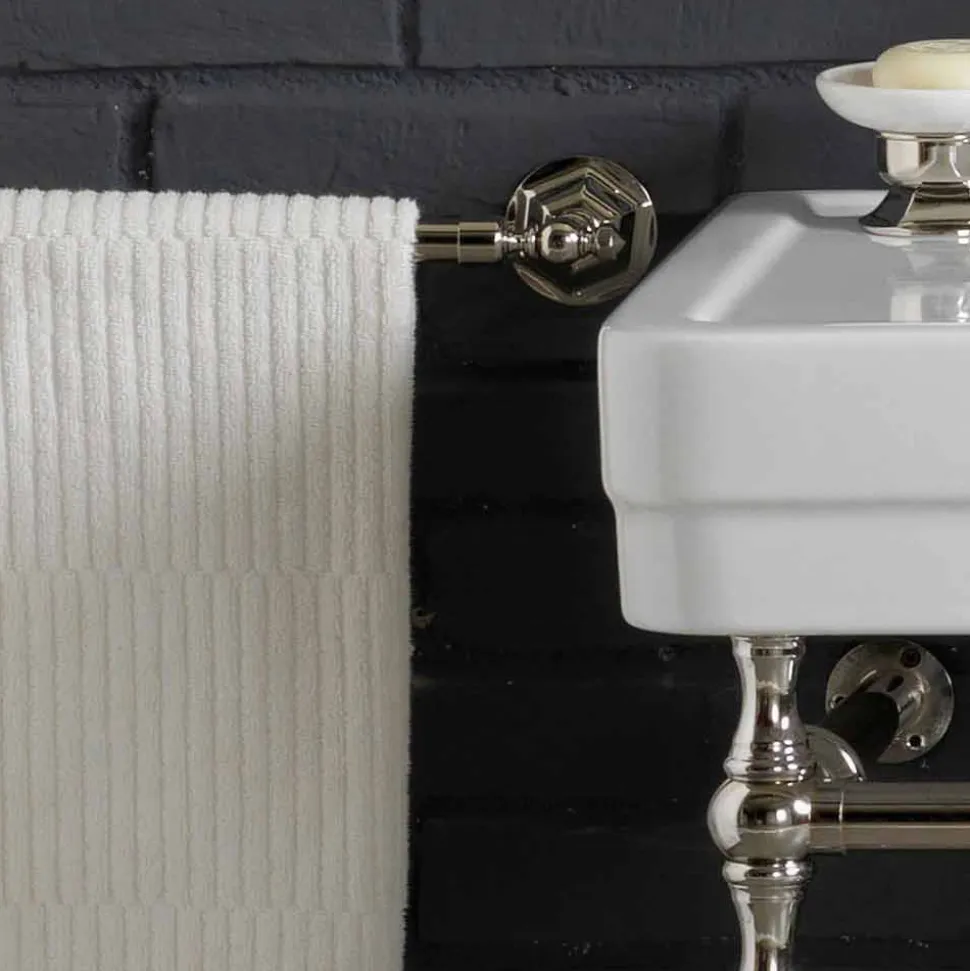 Set bagno con consolle vintage doppia in ceramica bianca su struttura Linear