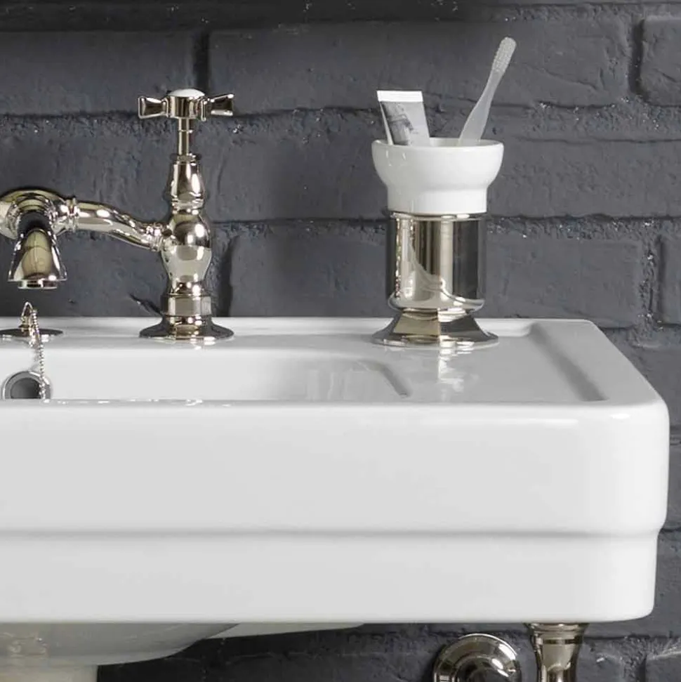 Set bagno con consolle vintage doppia in ceramica bianca su struttura Linear