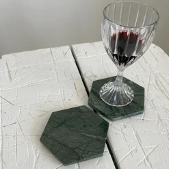 Set di 2 Sottobicchieri Esagonali in Marmo con Sughero Made in Italy - Narita