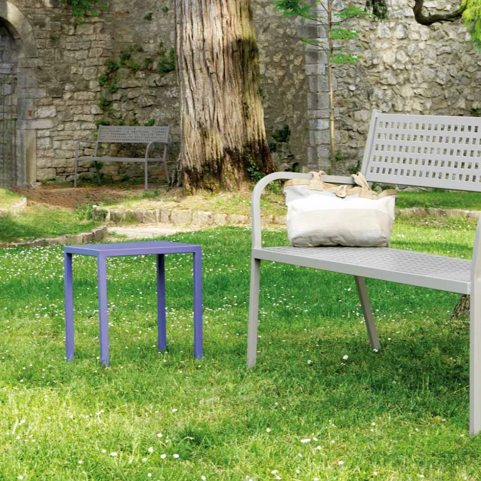 Sgabello Basso da Esterno Quadrato in Acciaio Realizzato in Italia - Azul