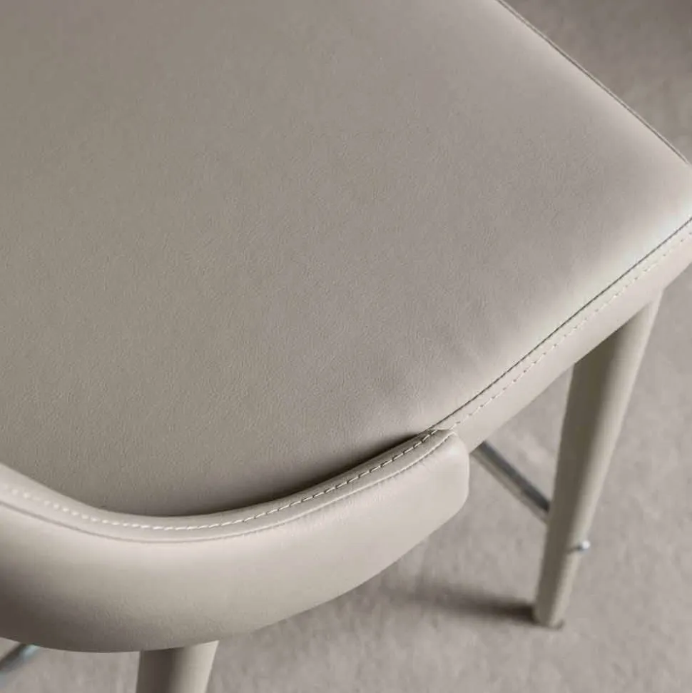 Sgabello di Design con Schienale Alto in Ecopelle - Berenice