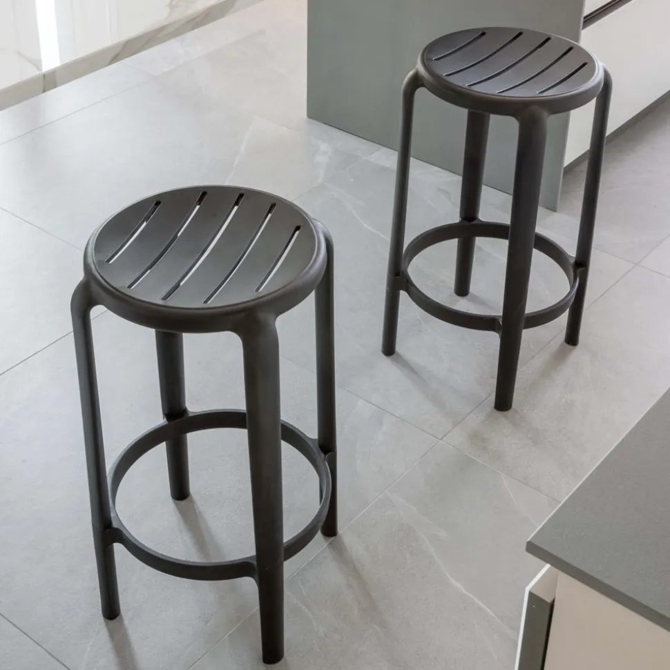 Sgabello in Polipropilene Rinforzato con Fiberglass in Diversi Colori - Neev
