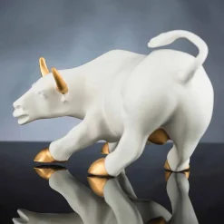 Soprammobile a Forma di Toro in Ceramica Lavorata a Mano Made in Italy - Bulino