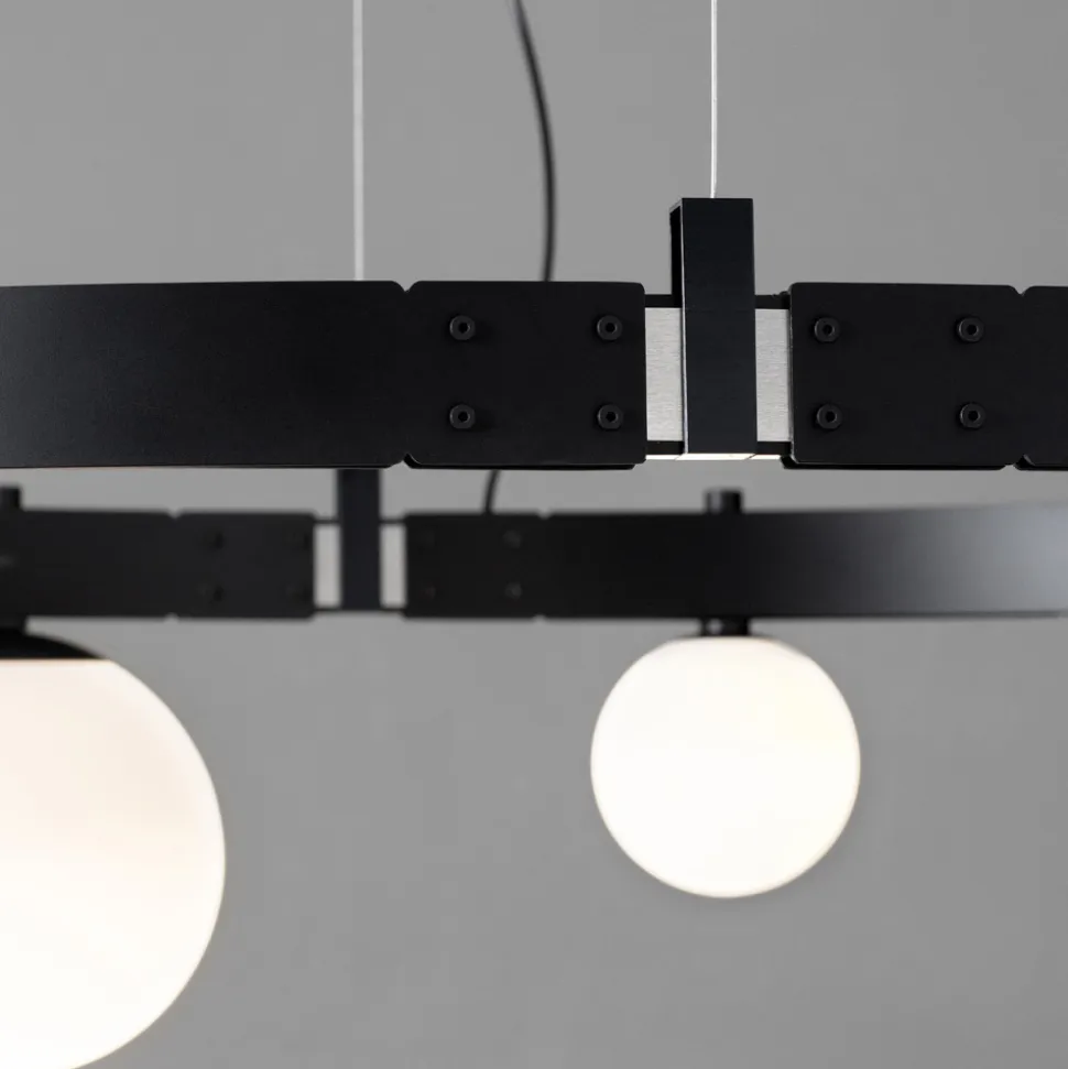 Sospensione di Design Ovale in Alluminio Nero con Sfere e Faretti - Esodo