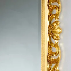 Specchiera da terra/ parete di design con finitura foglia oro Mata