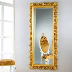 Specchiera da terra/ parete di design con finitura foglia oro Mata