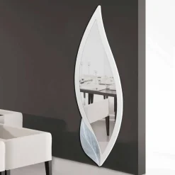 Specchiera di design a forma di petalo avorio e argento Ellen