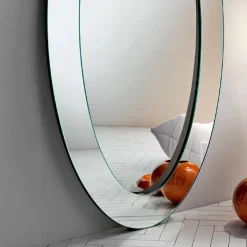 Specchiera Ovale da Terra Moderna con Cornice Inclinata Made in Italy – Salamina