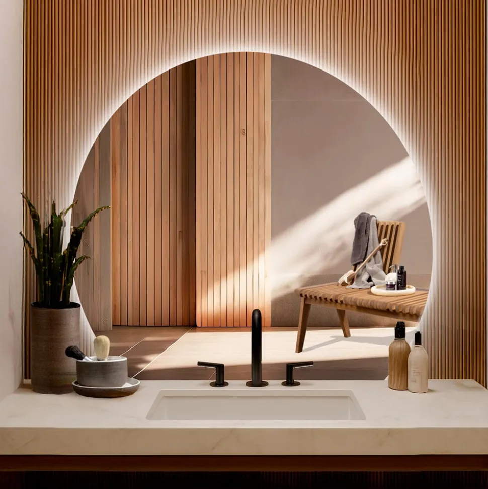 Specchio Retroilluminato con Stripe Led a Luce Continua sulla Parete - Excelsior
